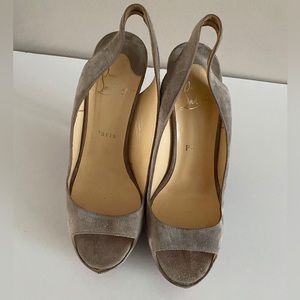Christian Louboutin Cheyenne Gray Heels. US Size 8.5